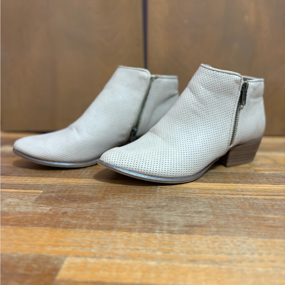 Women's Cream Ankle Boots